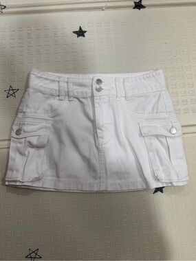 SHEIN White Denim Mini Skirt with Pocket Detail